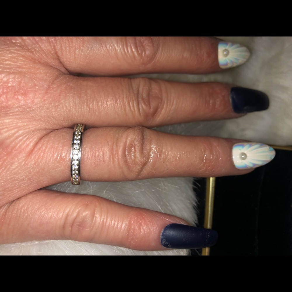 Real diamond ring - Picture 2 of 8